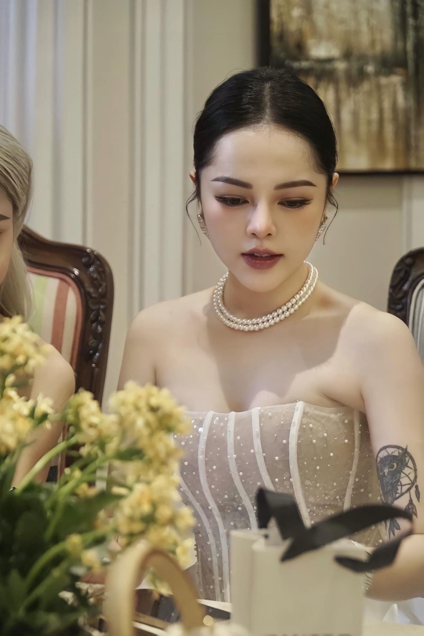 Thông Soái Ca gây bất ngờ khi đi cùng hot girl 9X vừa đẹp vừa giàu - 3