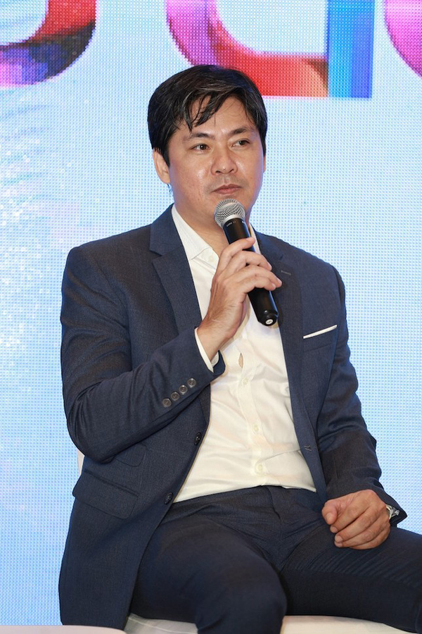 Phong - người yêu Hoài 'Thát-chơ' (Lệ Hằng) trong 'Xin hãy tin em': Hôn nhân gần 30 năm hạnh phúc bên vợ đồng nghiệp - 4