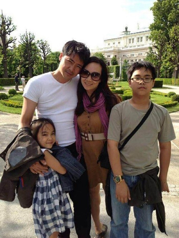 Phong - người yêu Hoài 'Thát-chơ' (Lệ Hằng) trong 'Xin hãy tin em': Hôn nhân gần 30 năm hạnh phúc bên vợ đồng nghiệp - 6