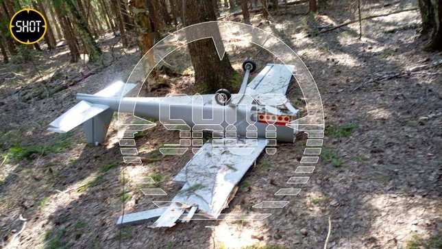 Một số hình ảnh về xác máy bay không người lái được SHOT đăng tải.