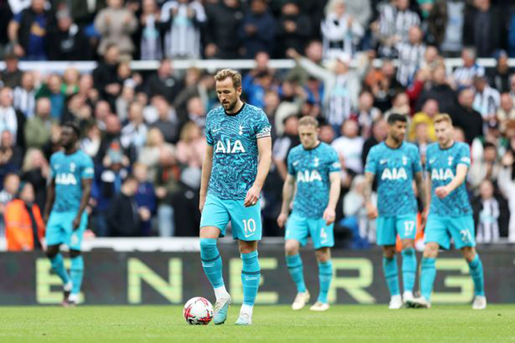 Tottenham nhận trận thua nặng nề