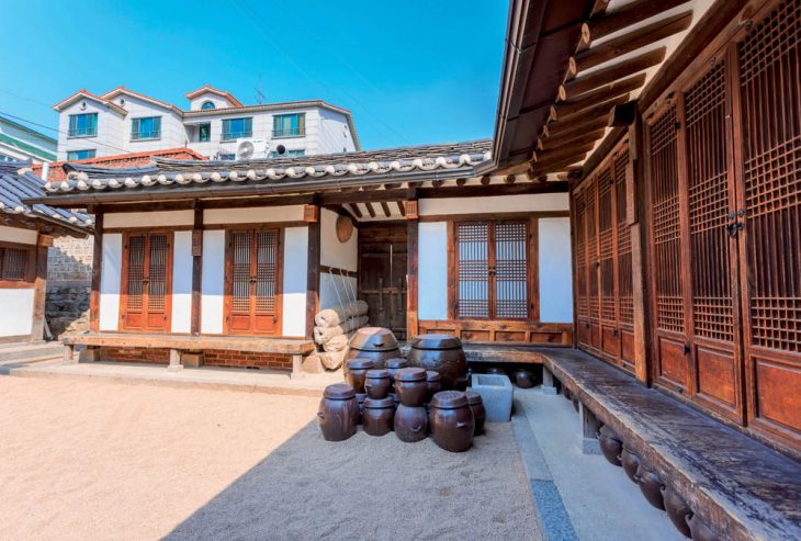 Khám phá làng Bukchon Hanok – ngôi làng đẹp nhất Hàn Quốc - 2