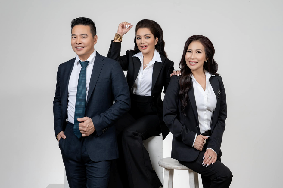 Từ trái sang phải: Ông Quarter Đinh, CEO Lâm Hoàng My, bà Annie K Nguyễn