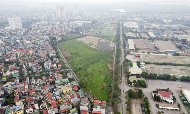 Cận cảnh dự án khu đô thị ở Hà Nội biến tướng thành sân bóng, cho thuê tùm lum - 1
