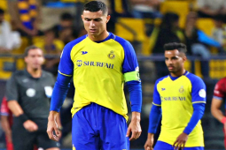 Ronaldo ”tịt ngòi” 3 trận liên tiếp: Vận may ngoảnh mặt, nổi điên với đội nhà