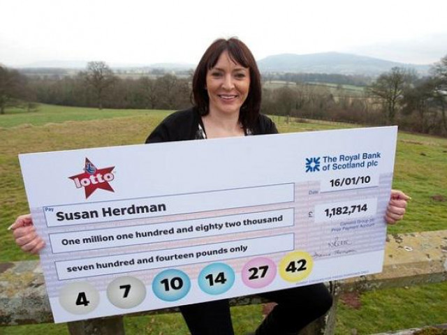 Trúng số 36 tỷ đồng hơn 10 năm trước, cuộc sống hiện tại của cô thợ làm tóc nghèo gây ngỡ ngàng