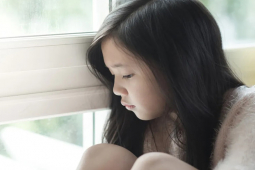 Dấu hiệu nhận biết sớm con bị trầm cảm, cha mẹ nên chú ý ngay lập tức