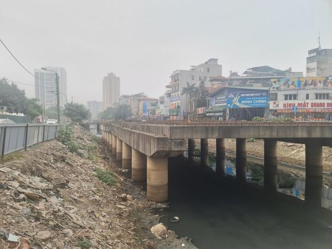 Cận cảnh dự án đường vành đai dài 2km, 13 năm vẫn bất động - 9