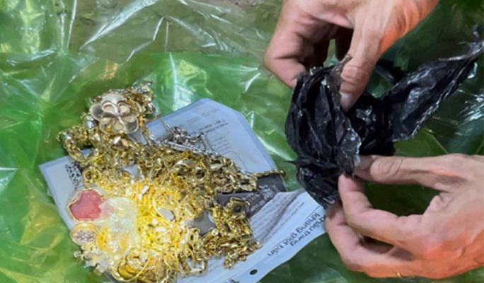 Tang vật liên quan tới vụ án