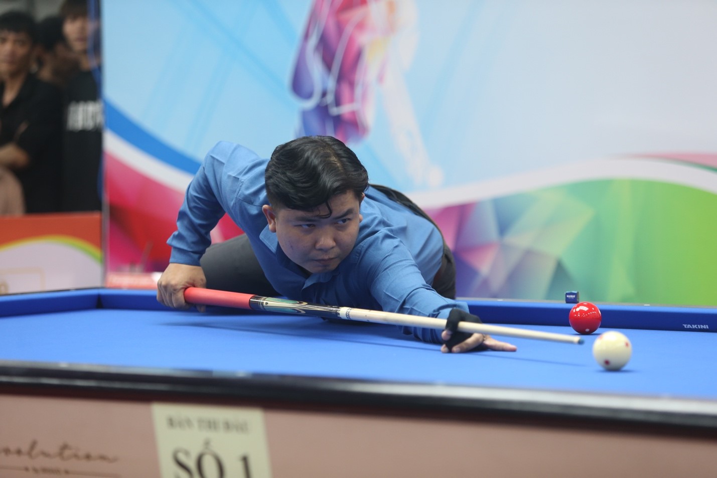 Cơ thủ Ngọc Trị đánh bại giáo sư Quốc Nguyện tại giải carom 3 băng tỉnh Bình Thuận mở rộng 2023 vừa qua