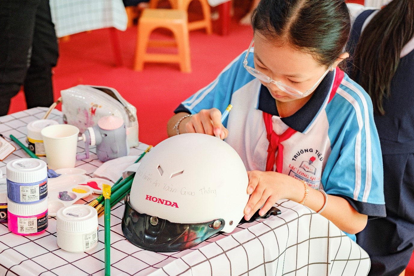 Hơn 1,300 phụ huynh và học sinh lớp Một, lớp Hai được đào tạo kiến thức an toàn giao thông tại TP Hồ Chí Minh - 2