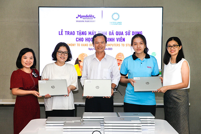 &nbsp; Công ty Mondelez Kinh Đô trao tặng trong đợt này 141 máy tính đã qua sử dụng với chất lượng tốt