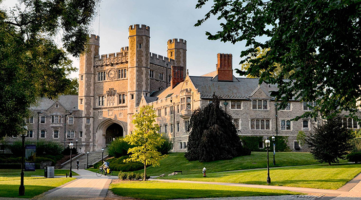 Đại học Princeton là một trường đại học tư thục, được thành lập vào năm 1746, tiền thân là Cao đẳng New Jersey (College of New Jersey).


