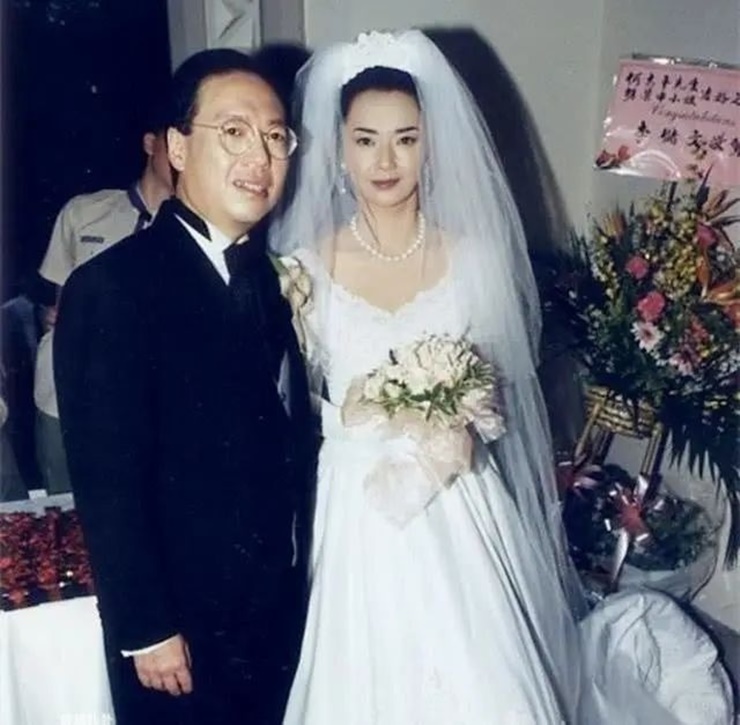 "Đả nữ" bên người chồng thứ hai là Hà Chí Bình.&nbsp;