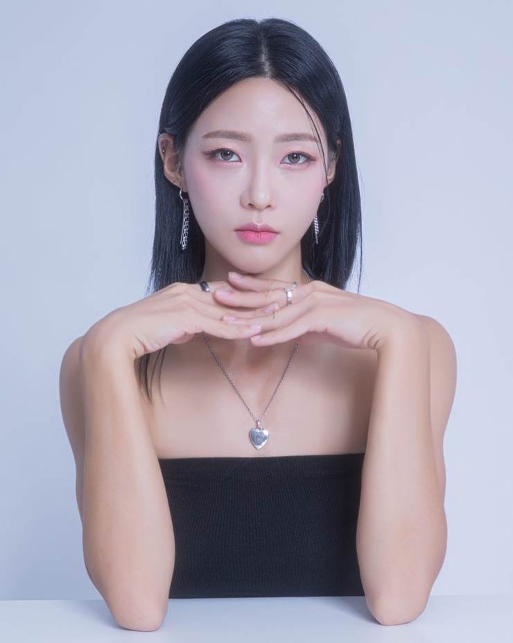 Nếu không biết, nhiều người còn tưởng mỹ nhân này là diễn viên hoặc siêu mẫu