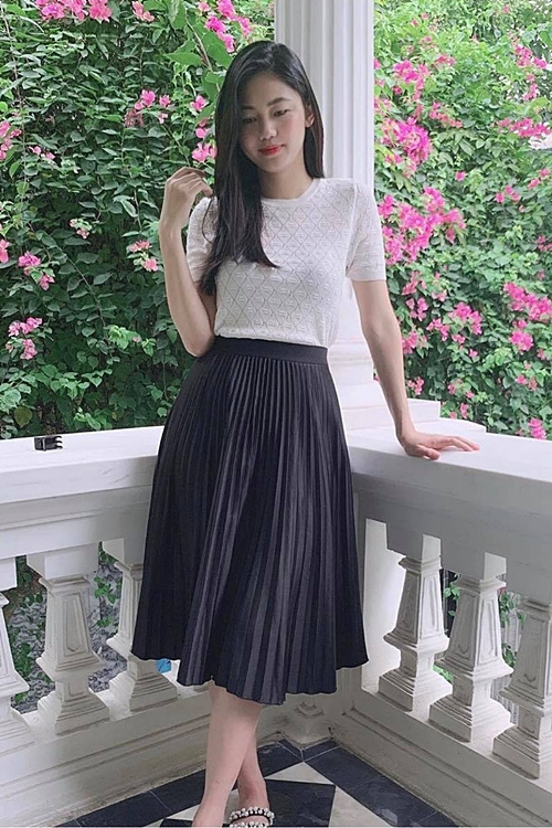 Cận cảnh biệt thự 'cung điện' của Á hậu vừa được chồng đại gia tổ chức sinh nhật rực rỡ như đám cưới - 9