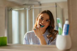 Vì sao nên thay bàn chải đánh răng sau 3 tháng?