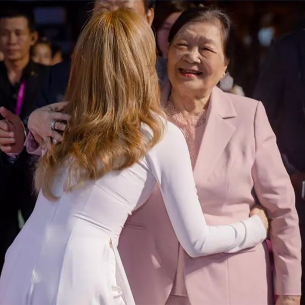 Mẹ ruột Mỹ Tâm: Hoa khôi đất Quảng một thời, nuôi dạy con cái thành đạt khiến nhiều người ngưỡng mộ - 5