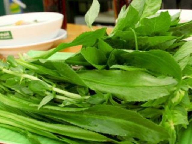 Loại rau giúp ”quét sạch mỡ máu” được bán đầy chợ Việt, nếu thuộc nhóm người này cần đề phòng tác dụng phụ khi ăn