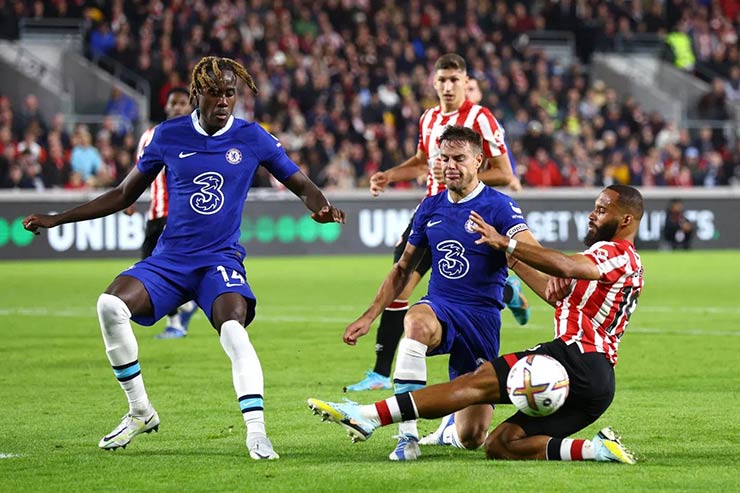 Brentford mất phong độ khiến họ giờ chính là đối thủ tranh vị trí trong top 10 với Chelsea