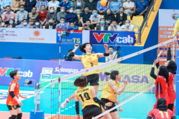 Thể thao - Thanh Thúy ghi 39 điểm thắng CLB bóng chuyền Iran, HLV "lắc đầu" vì điều này