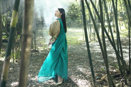 Thời trang - "Chim công làng múa" khoe vẻ đẹp nữ tính trong lụa, vải organza