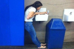 Tranh vui - "Chộp" những khoảnh khắc hài hước khi đang mải mê chụp ảnh sống ảo