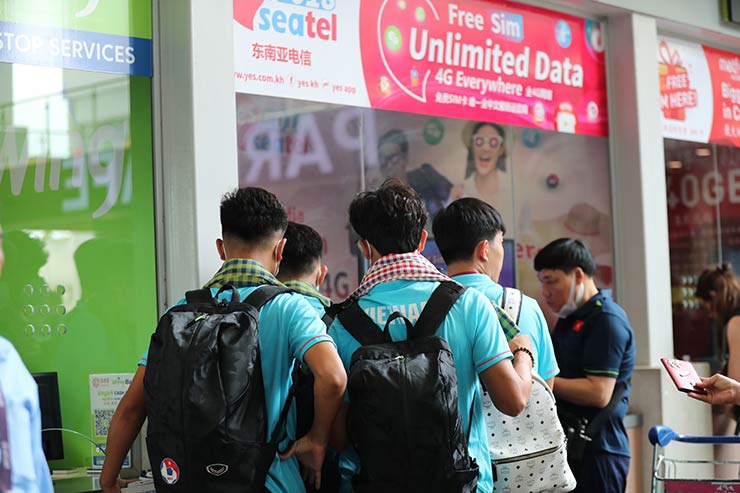 U22 Việt Nam đến Campuchia săn HCV SEA Games 32, chủ nhà tặng quà đón tiếp - 5