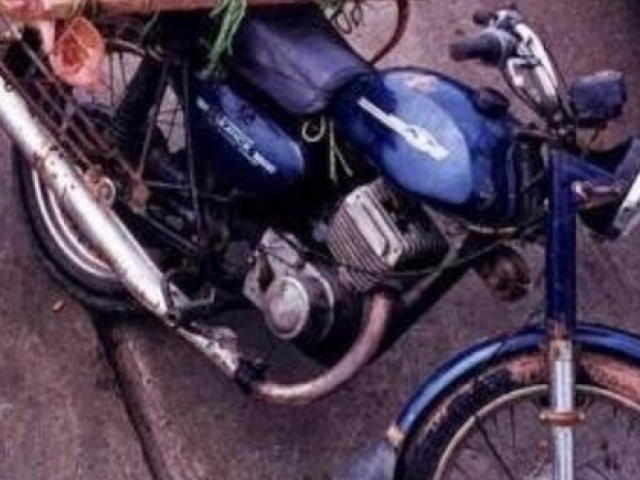 Thị trường - Tiêu dùng - Xe máy "huyền thoại" từng khiến dân Việt mê mẩn: Xe "khù khờ" từng được mệnh danh siêu xe của "đại gia mũ cối" số phận hiện ra sao?