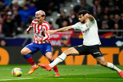 Video bóng đá Atletico Madrid - Valencia: Griezmann mở điểm, áp sát Real (La Liga)