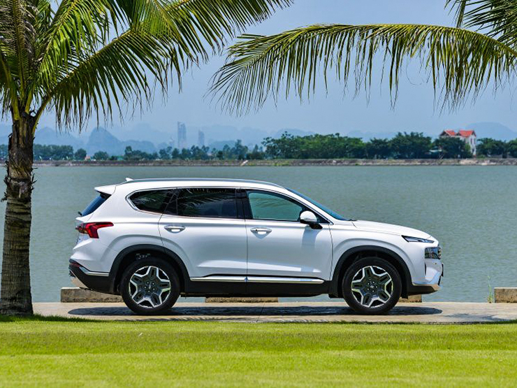 Mua xe gia đình có hàng ghế thứ ba rộng rãi, chọn ngay Hyundai SantaFe - 9