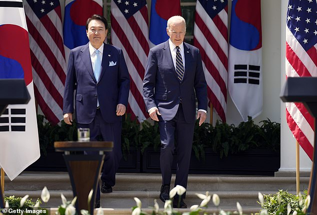 Ông Biden gặp Tổng thống Hàn Quốc ở Nhà Trắng vào ngày 26/4.