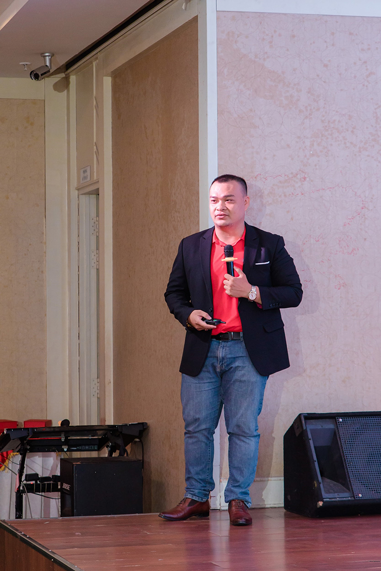 Diễn giả Khoa Lê và bài chia sẻ về mô hình O2O (Online to Offline)