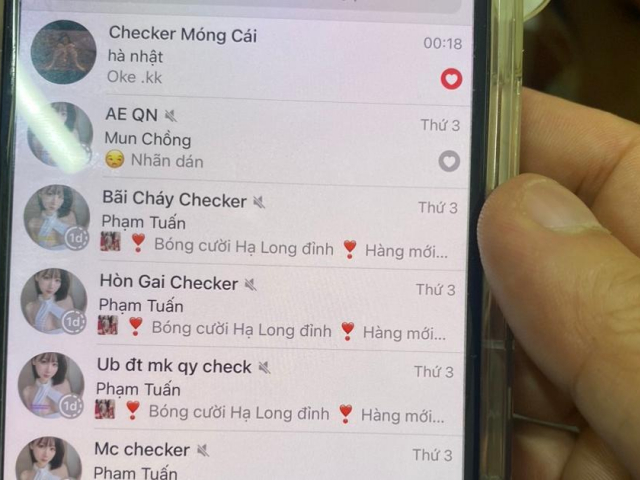 Pháp luật - Cặp đôi môi giới cho 3 người nước ngoài mua bán dâm