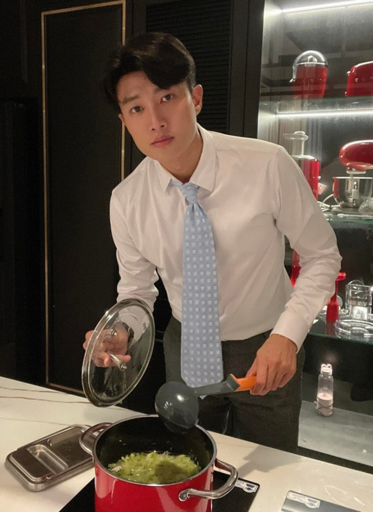 Quốc Trường giàu có sống độc thân trong biệt thự 40 tỷ, vật dụng căn bếp khiến ai cũng muốn được sở hữu - 2