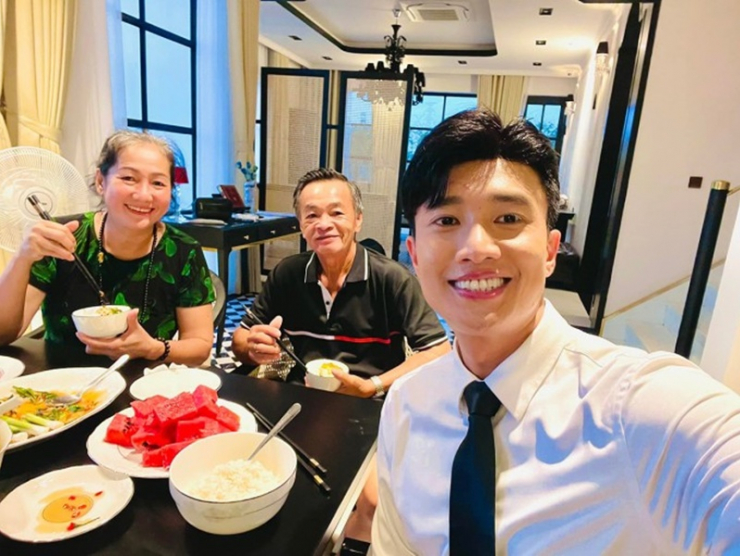 Quốc Trường giàu có sống độc thân trong biệt thự 40 tỷ, vật dụng căn bếp khiến ai cũng muốn được sở hữu - 9