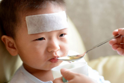 3 sai lầm kinh điển của cha mẹ khiến trẻ ho, sốt, sổ mũi… tái đi tái lại không dứt!