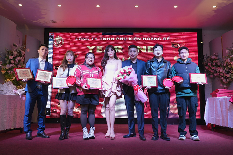 Phụ Kiện Hoàng Đế: Nỗ lực đem đến những dịch vụ tốt nhất cho khách hàng - 2