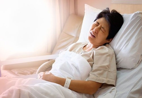 Vùng da, xương, niêm mạc dễ bị tổn thương sau phẫu thuật và gây đau