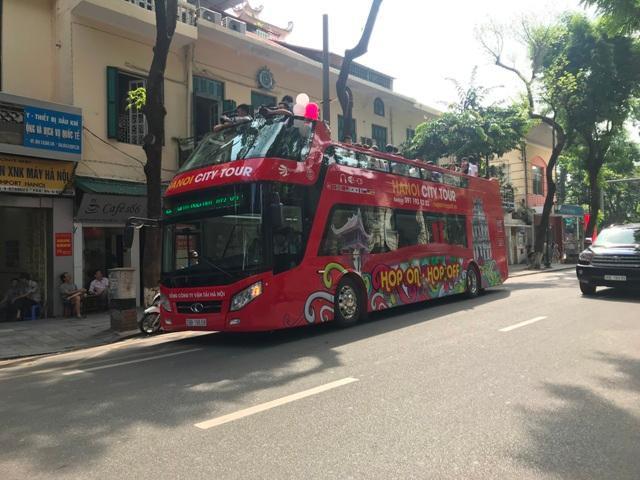Hà Nội phục vụ miễn phí buýt 2 tầng city tour trong 5 ngày nghỉ lễ 30-4 - 1
