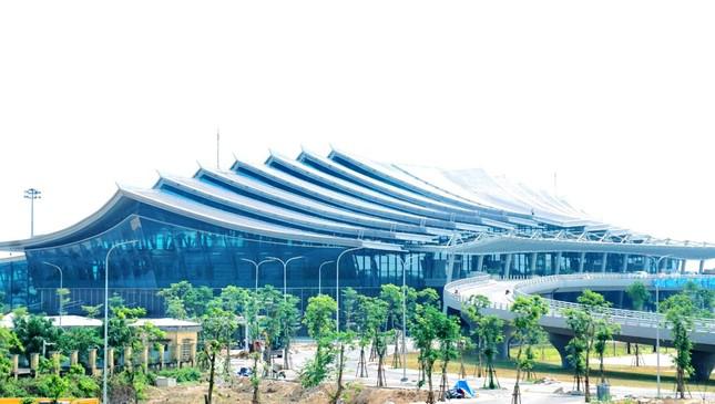 Nhà ga hành khách T2 - Cảng Hàng không Quốc tế Phú Bài xây dựng theo kiến trúc cung đình Huế.