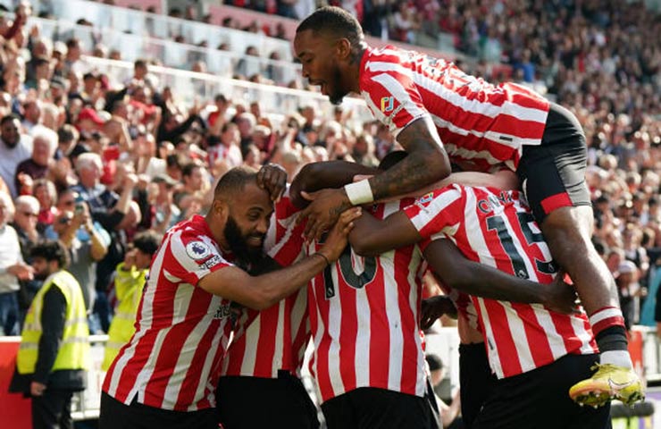 Cả Brentford vẫn còn cơ hội đi đá châu Âu mùa sau về mặt lý thuyết