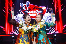 Nhạc - Hai cô gái 9X xứ Nghệ thân nhau 8 năm, cùng đăng quang Quán quân