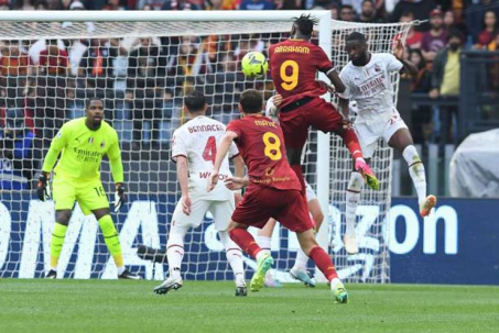 Kết quả bóng đá Roma - AC Milan: 3 phút bù giờ điên rồ (Serie A)