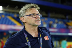 Bóng đá - Cận cảnh "phù thuỷ" Troussier và màn ra mắt SEA Games "toát mồ hôi" với U22 Việt Nam