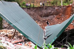 Tin tức trong ngày - Sạt lở bờ kè làm 3 mẹ con tử vong, Chủ tịch tỉnh Cao Bằng chỉ đạo khẩn