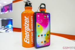 Thời trang Hi-tech - &quot;Sốc&quot; với chiếc smartphone pin khủng 18.000 mAh