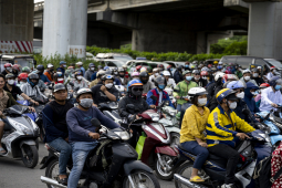 Tin tức trong ngày - Trở lại Thủ đô sớm 1 ngày, người dân vẫn không thoát cảnh ùn tắc