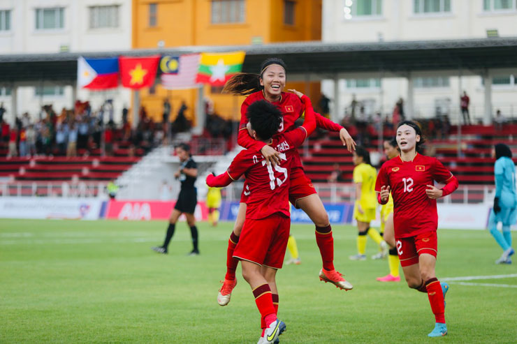ĐT nữ Việt Nam thắng đậm Malaysia và giữ sạch lưới ở trận ra quân tại SEA Games 32