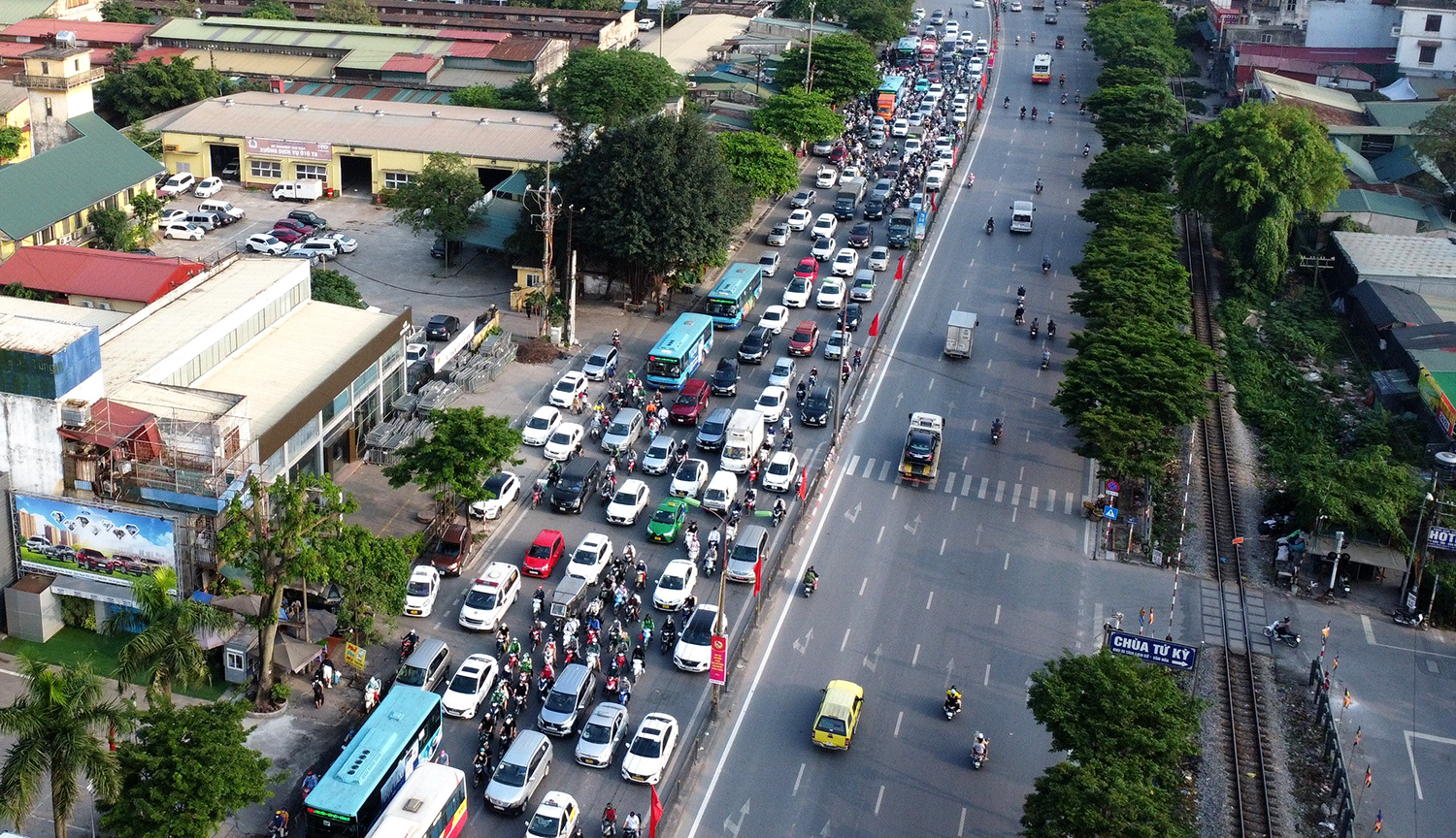Tình hình giao thông tại Hà Nội và TP.HCM ngày cuối của kỳ nghỉ lễ - 11